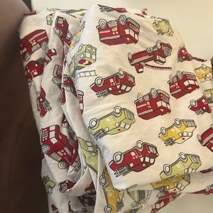 Pottery barn Kids Twin fire engine 🚒 sheets set. EUC. Rare.